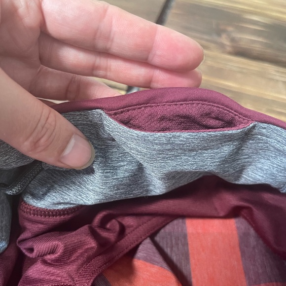 Lululemon Run 2-way Stretch Speed Short Size 6 - Picture 10 of 14